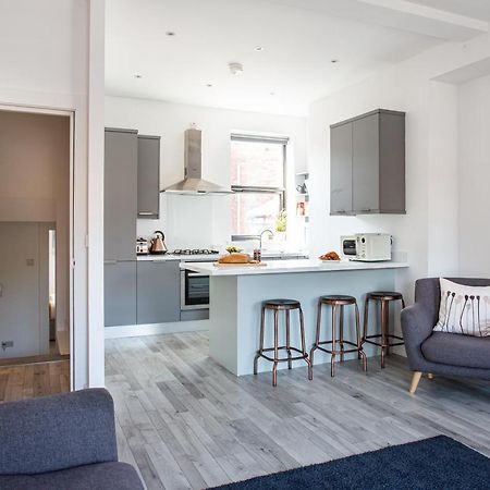 Modern Luxury Apartment, Sleeps 6, Best Location Belfast Exterior foto