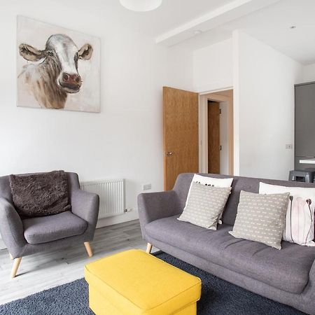 Modern Luxury Apartment, Sleeps 6, Best Location Belfast Exterior foto