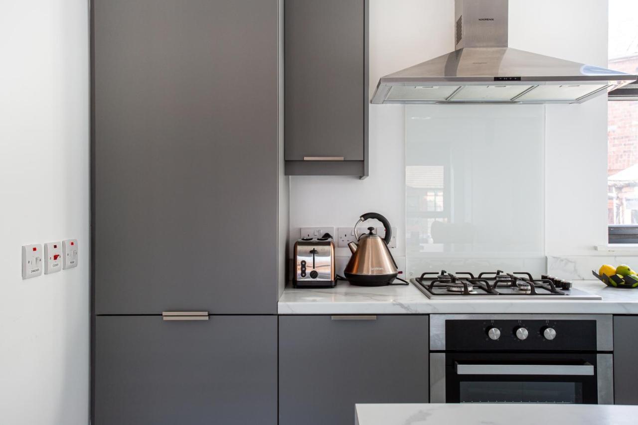 Modern Luxury Apartment, Sleeps 6, Best Location Belfast Exterior foto