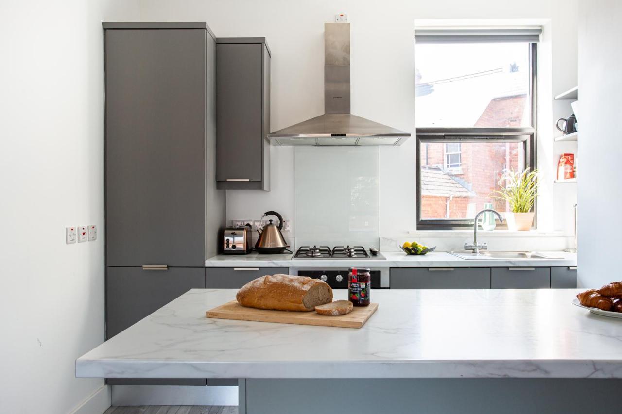 Modern Luxury Apartment, Sleeps 6, Best Location Belfast Exterior foto